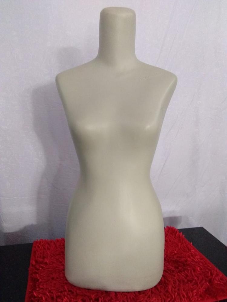 Mannequin Dewasa Setengah Badan Wanita