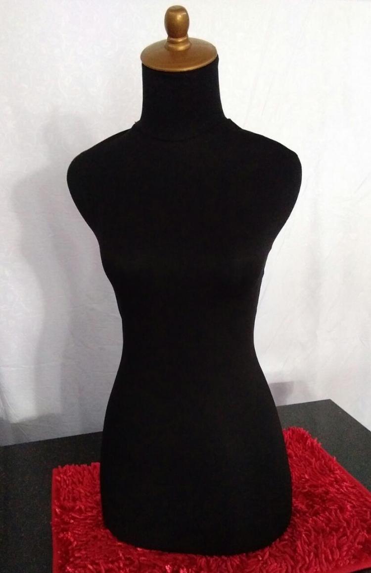 Mannequin Dewasa Setengah Badan Wanita