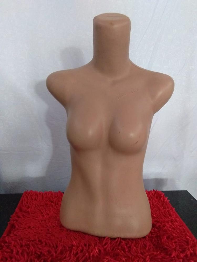 Mannequin Dewasa Setengah Badan Wanita